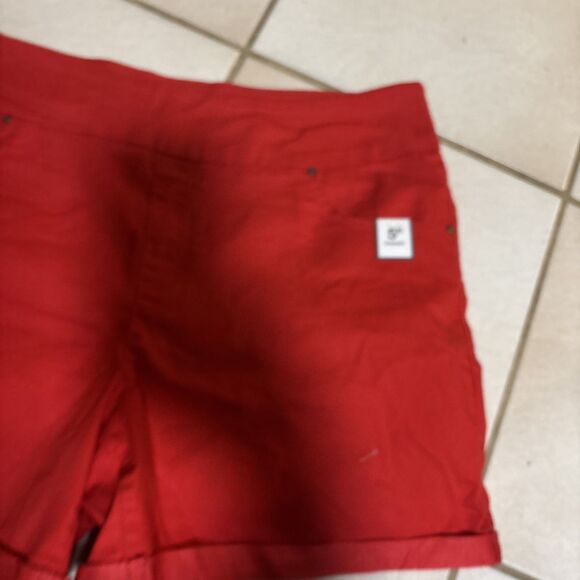 Time And Tru 5 Inch Inseam Women's size Xl 16-18 Red Shorts - Picture 2 of 7